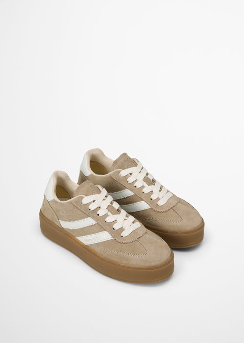 Edith Sneaker Model — Earthy Taupe