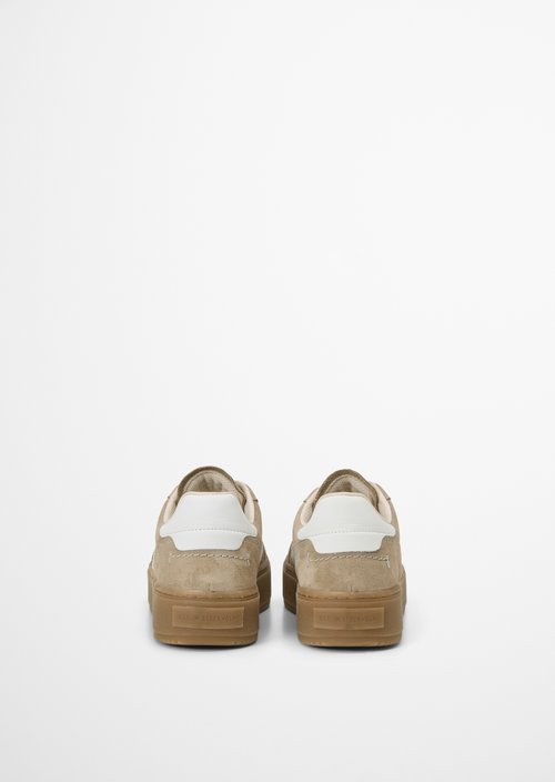 Edith Sneaker Model — Earthy Taupe