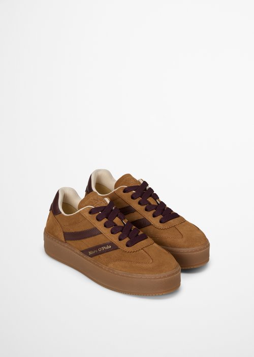 Edith Sneaker Model — Pure Camel