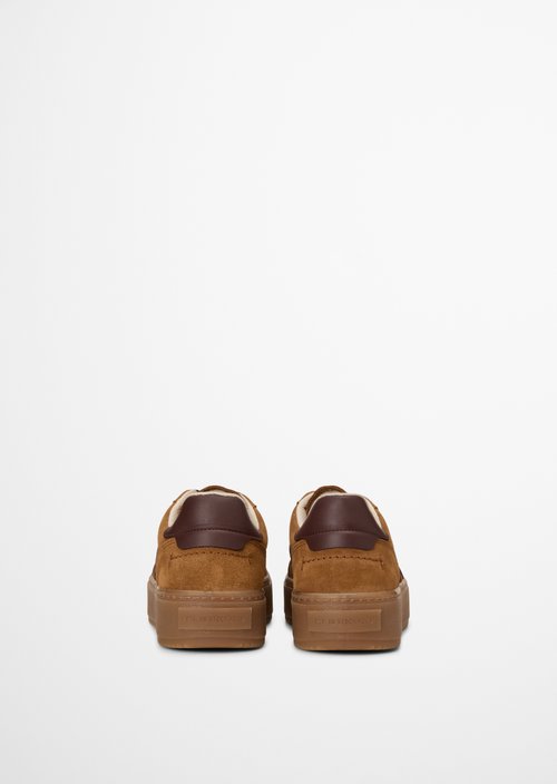 Edith Sneaker Model — Pure Camel