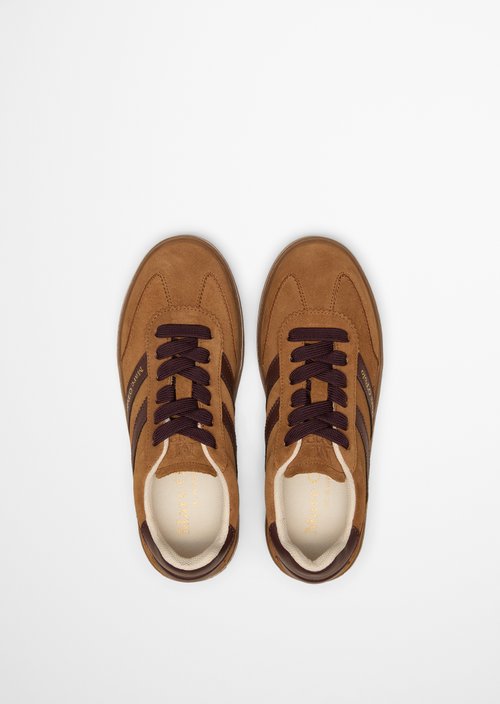Edith Sneaker Model — Pure Camel