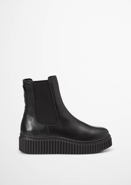 Bottines Chelsea modèle Bianca Black vue extérieure de la chaussure droite