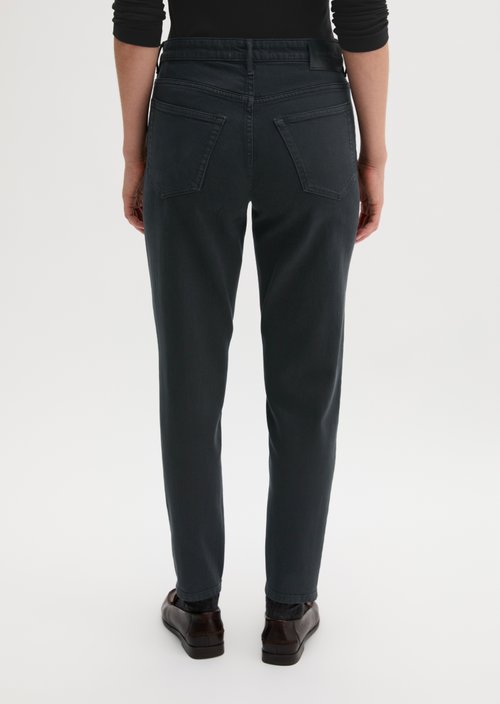 Mala Slim Cropped Jeans — Broken Graphite