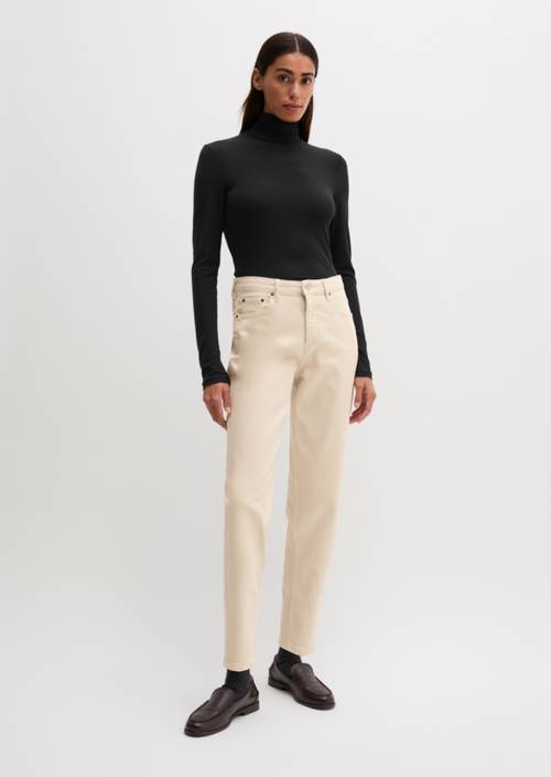Jeans modèle Mala, coupe slim et longueur courte Chalky Sand en vue de face