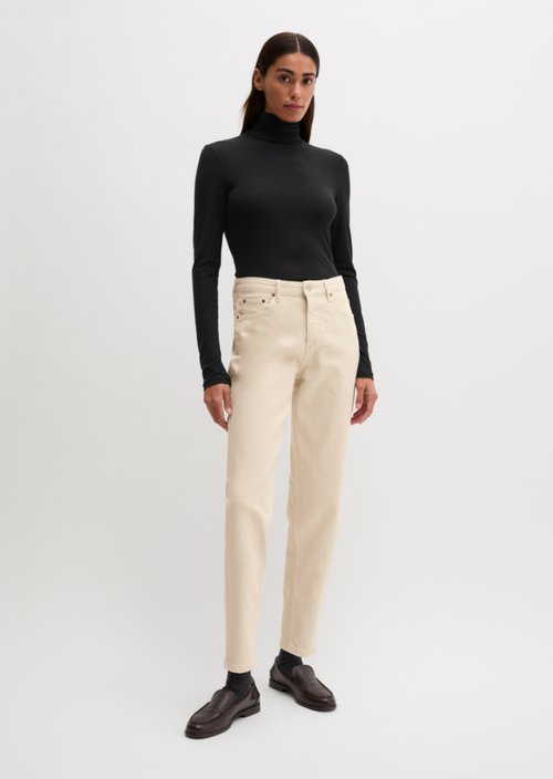 Mala Slim Cropped Jeans — Chalky Sand