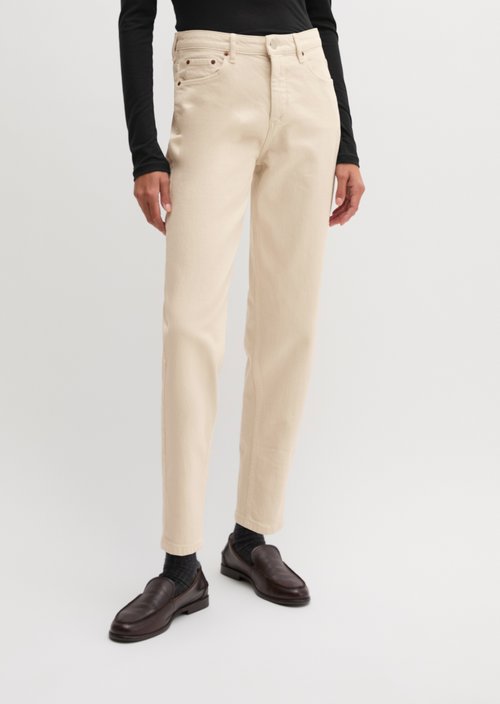 Mala Slim Cropped Jeans — Chalky Sand