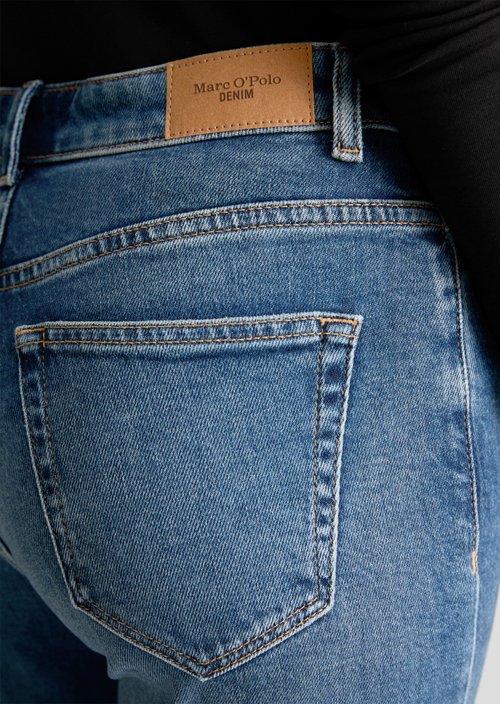 Grethe Flared Jeans — Medium Blue