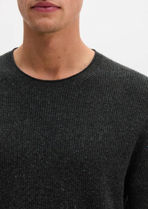 Pull coupe classique Dark Grey Melange en vue détaillée
