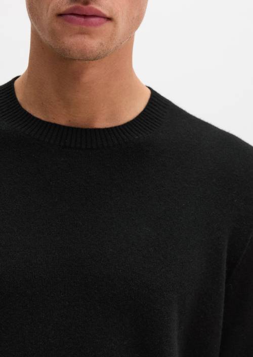 Pull coupe classique Black en vue détaillée