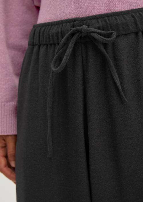 Regular-fit jogger-style pants Broken Graphite in detail view