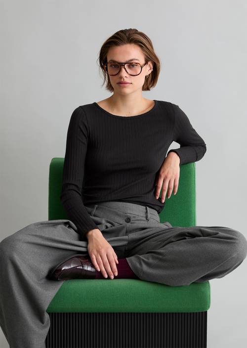 Longsleeve slim Black in Frontalansicht