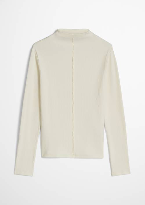 Ripp-Longsleeve slim Creamy White in freigestellter Ansicht ohne Model
