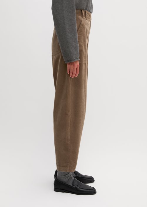 Cropped Barrel-Cut Cord Pants — Milky Brown