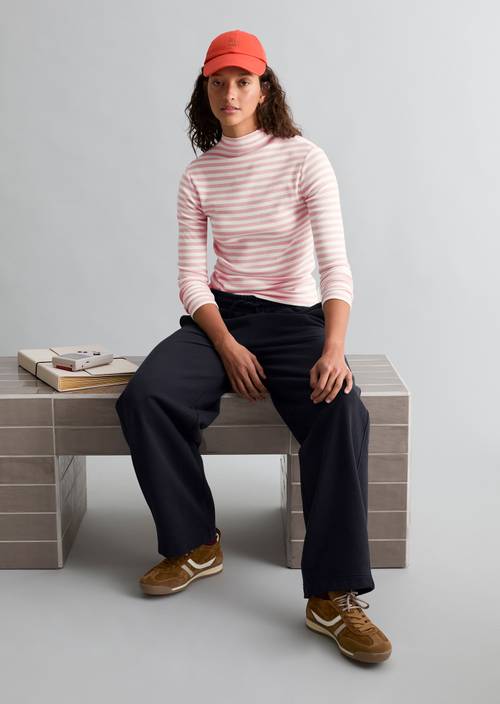 Slim-Fit Ribbed Long-Sleeve Shirt Light Pink in front view