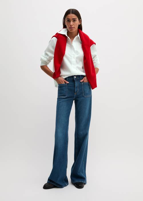 Blusa Oxford de corte regular White en vista frontal