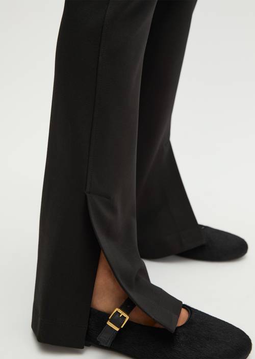 Pull-on-Jerseypants slim kick flare Black in Detailansicht