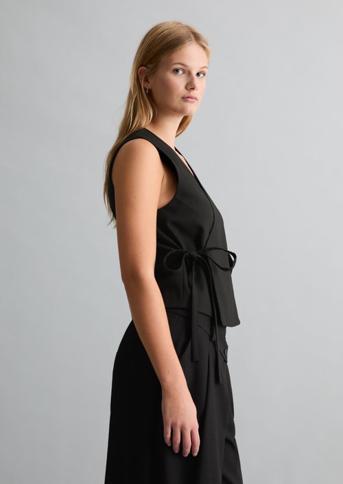 Casual Crossover Vest — Black
