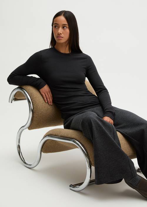 Ripp-Longsleeve slim Black in Frontalansicht