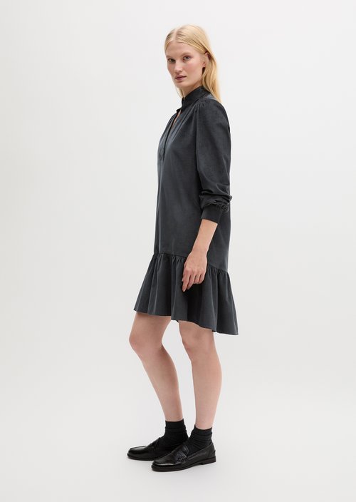 Velvet Dress, Regular Fit — Broken Graphite