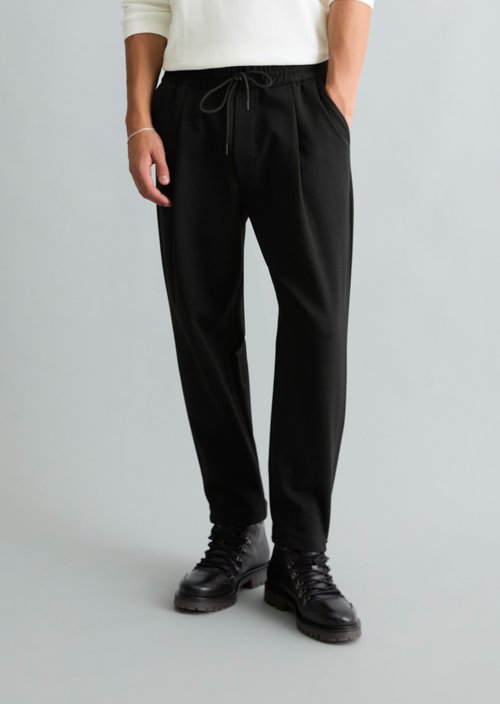 Viggo Jogger Relaxed Pants — Black