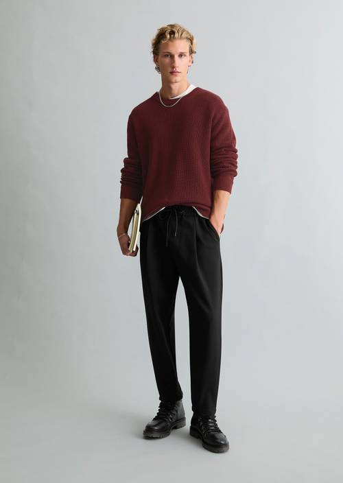 Hose Model Viggo Jogger relaxed Black in Frontalansicht