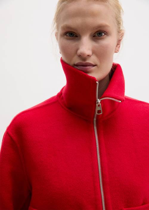 Vlněná bunda, střih regular Sunny Red v detailním pohledu