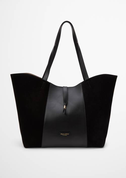 Shopper Model Gianna Black in Frontalansicht