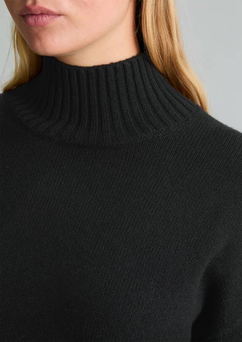 Pullover oversize Black in Detailansicht