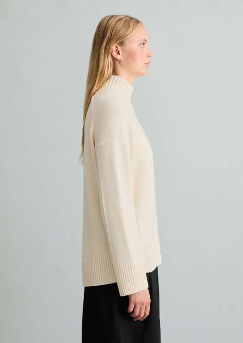 Oversized Sweater — Creamy White