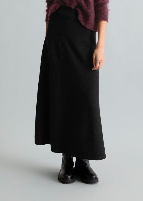A-Line Knit Skirt — Black