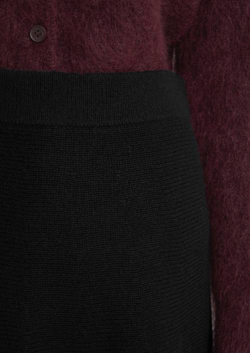 Jupe en maille, coupe en A Black en vue détaillée