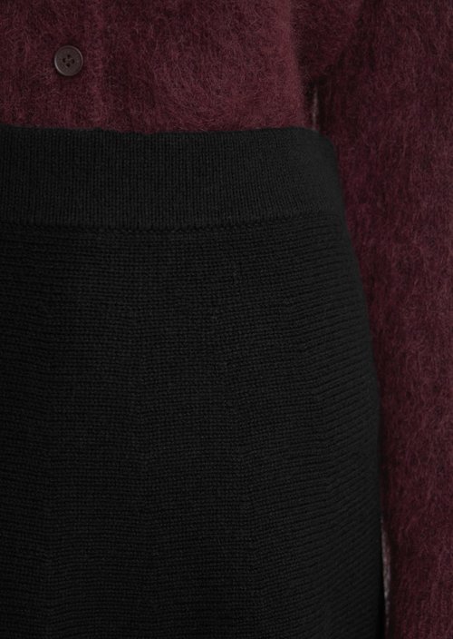 A-Line Knit Skirt — Black