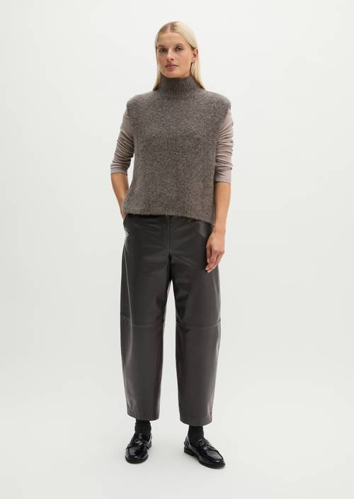 Sleeveless Sweater, Regular Fit Stone Brown Melange in front view