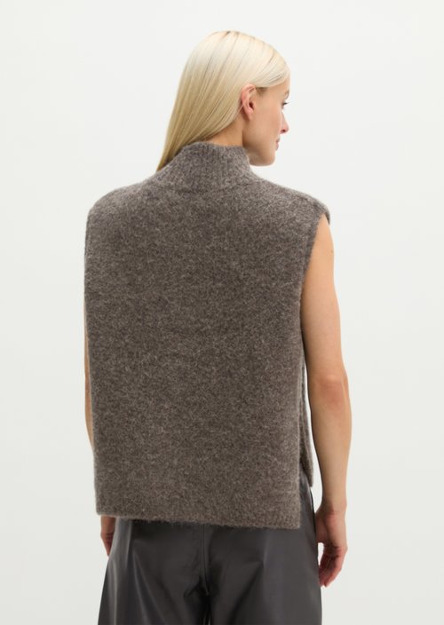 Sleeveless Sweater, Regular Fit — Stone Brown Melange
