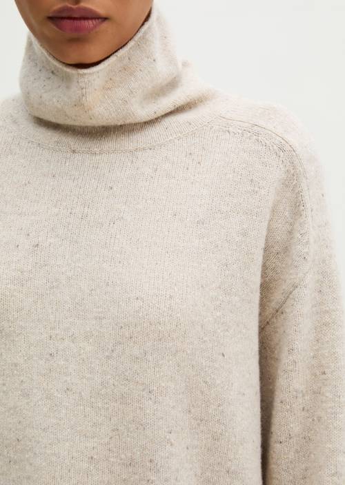 Tweed-Pullover regular Light Beige in Detailansicht