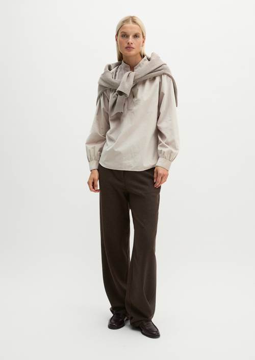 Samtbluse relaxed Chalky Mauve in Frontalansicht