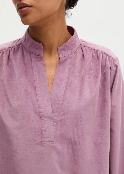 Samtbluse relaxed Gentle Mauve in Detailansicht