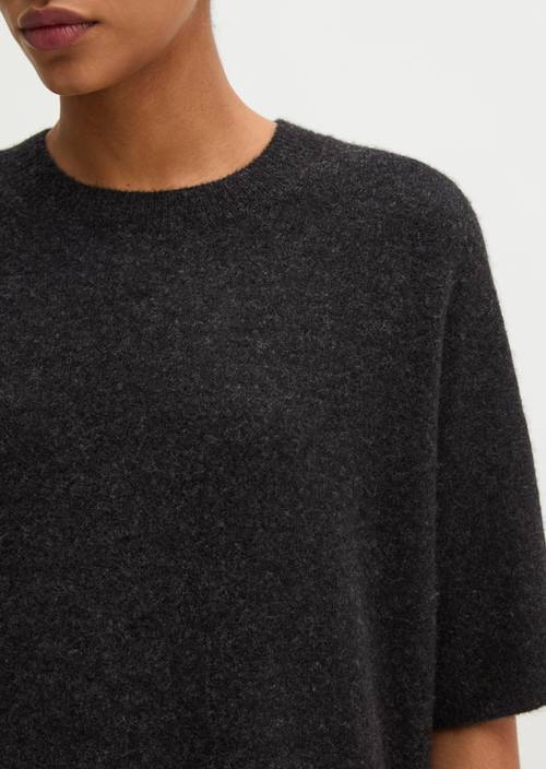 Strickpullover loose Dark Graphite Melange in Detailansicht