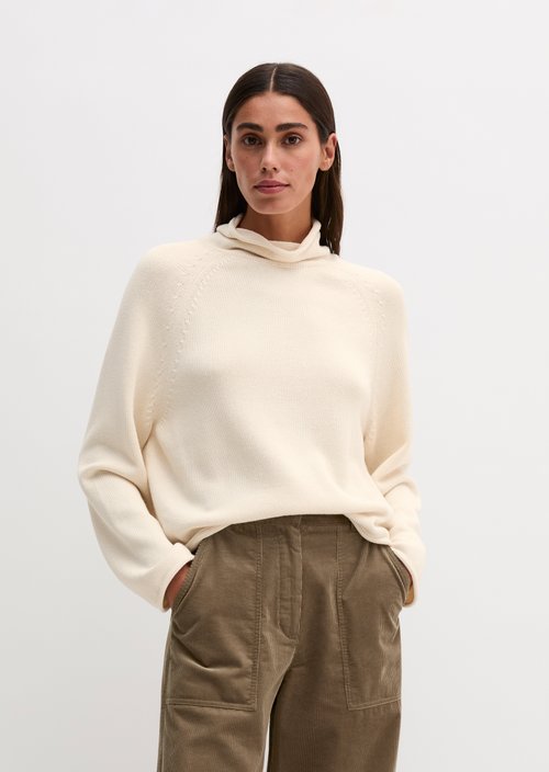 Loose-fitting turtleneck sweater — Chalky Sand