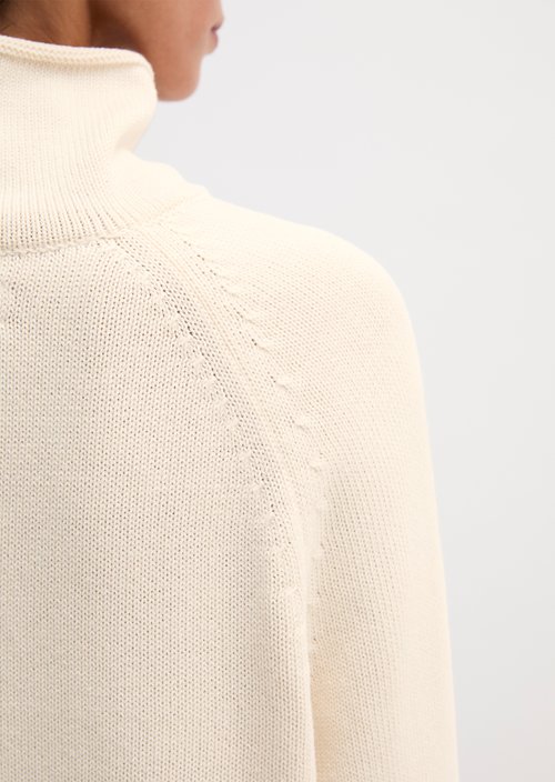 Loose-fitting turtleneck sweater — Chalky Sand