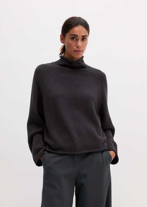 Loose-fitting turtleneck sweater — Manic Midnight