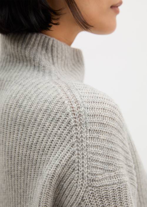 Gerippter Pullover regular Clear Grey Melange in Detailansicht