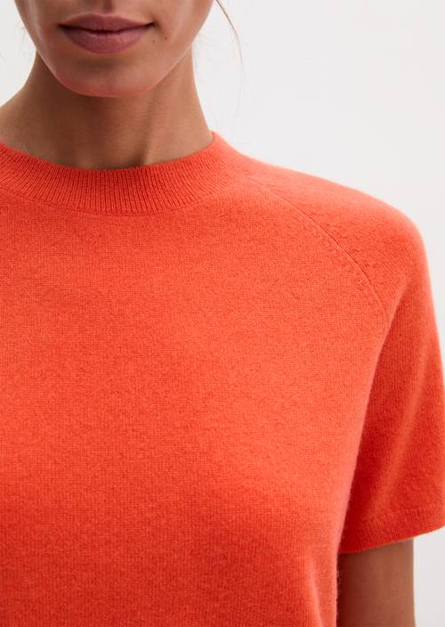 Regular-Fit Cashmere Sweater Vivid Orange in detail view