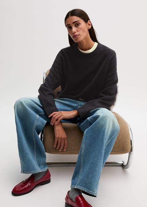 Pullover loose Manic Midnight in Frontalansicht