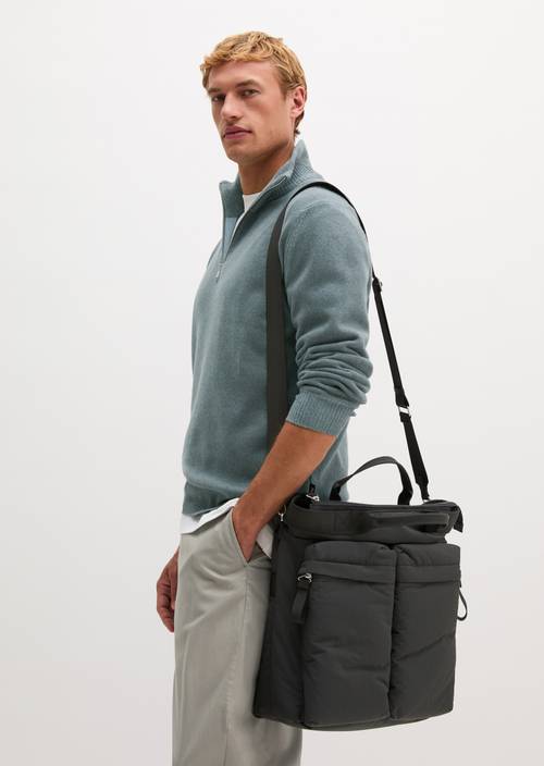Larz Tote Bag Broken Graphite worn on model