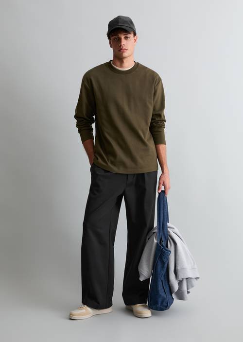 Heavy Weight Longsleeve relaxed Olive Drab in Frontalansicht