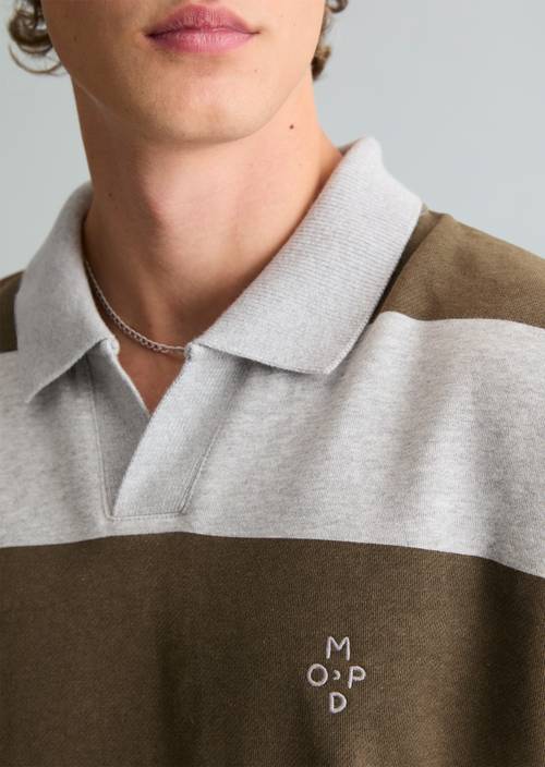 Relaxed-fit Sweatshirt with Polo Collar Dark Brown in detail view