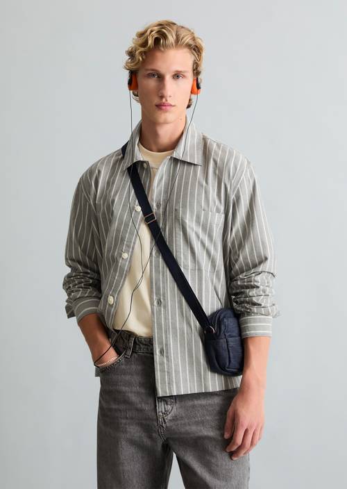 Oxford-Hemd boxy Dark Blue in Frontalansicht