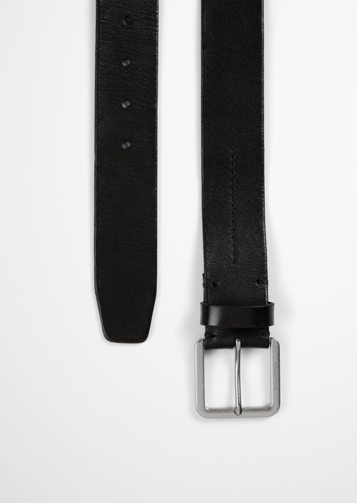 Ian Belt — Black