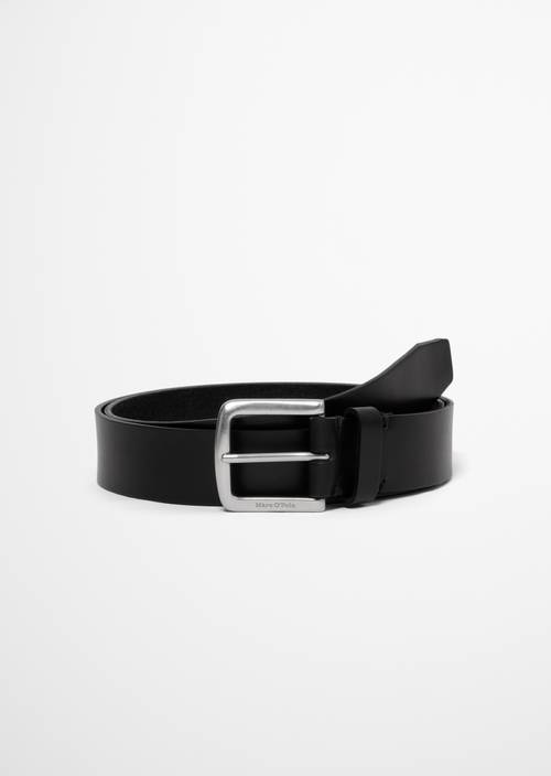 Belt, Model Jan Black in front view